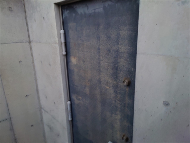 武蔵野市中町にてキャンペーン価格で鉄扉を遮熱塗料で塗装工事！ | 東京の外壁塗装・屋根塗装、塗り替えは街の外壁塗装やさん東東京店へ