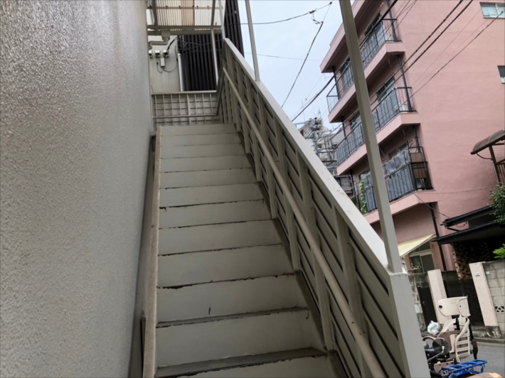 塗装対象の鉄骨階段