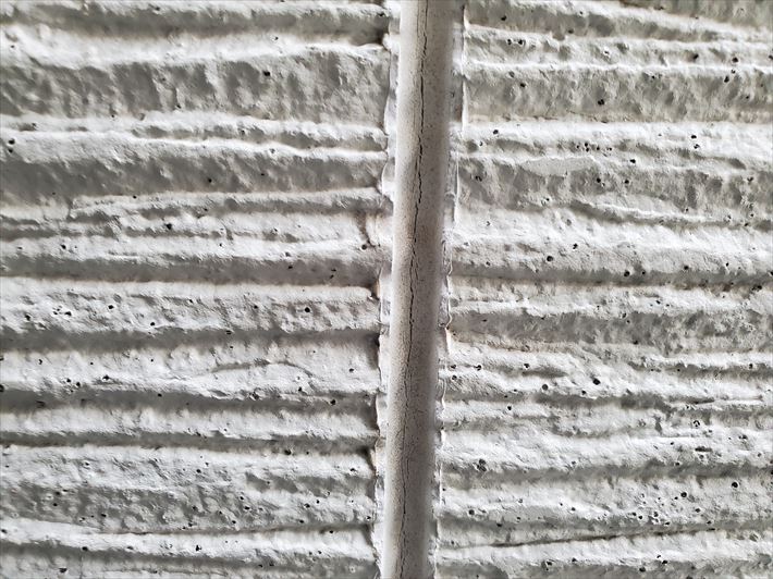 江戸川区春江町にてシーリングがひび割れているサイディング外壁のメンテナンスのご相談