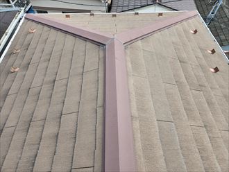 防水性が低下したスレート屋根の調査