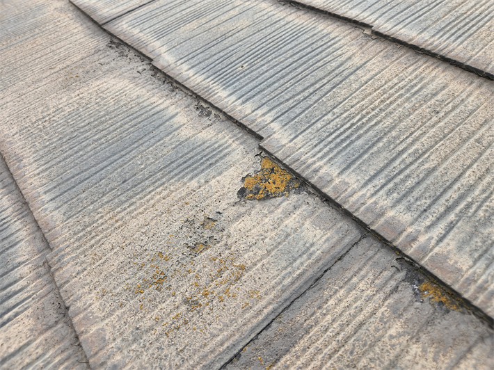 板橋区桜川にて防水性が低下したスレート屋根の無料点検を実施、屋根塗装工事をご提案
