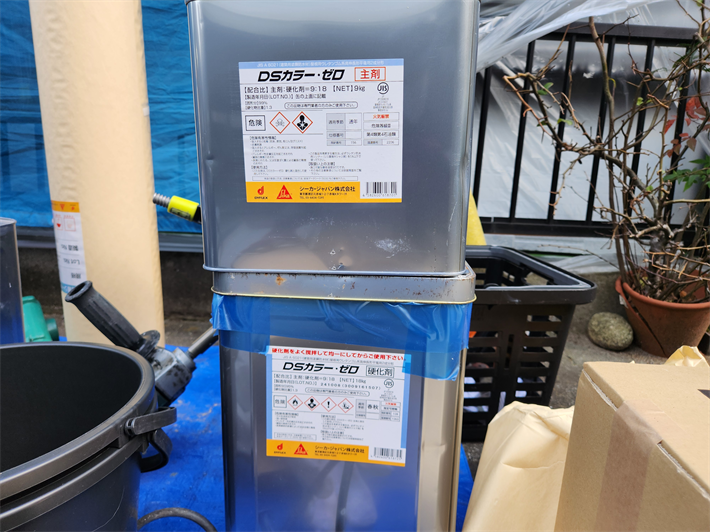 ベランダ防水工事で使用したＤＳカラー・ゼロと自着シート