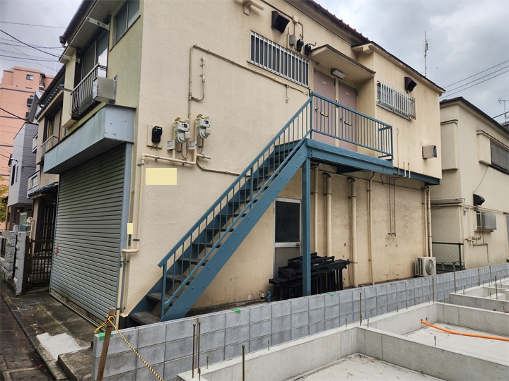 アパートの鉄骨階段塗装工事が完了