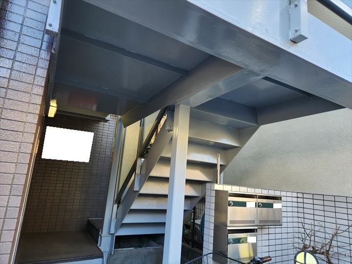 鉄骨階段塗装完了