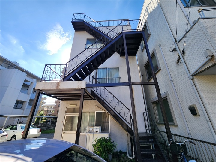 鉄骨階段塗装工事完了