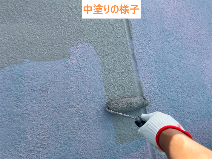 外壁塗装工事にて中塗りにプレミアムシリコンを使用