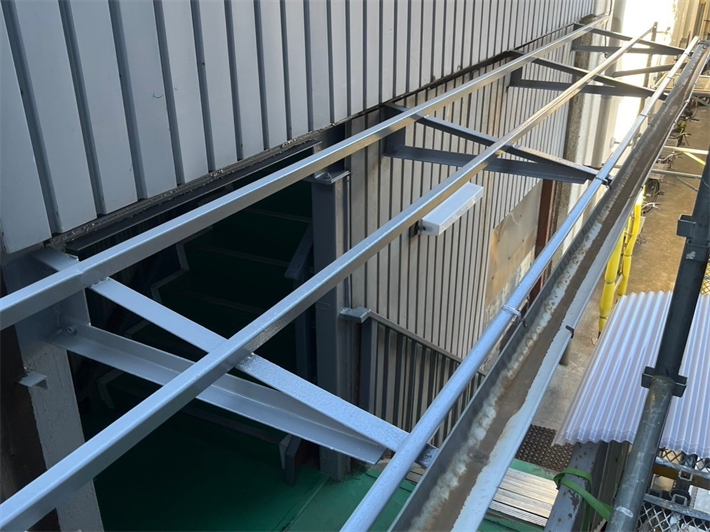 鉄骨屋根塗装工事完了