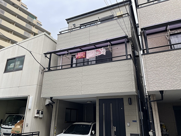 外壁塗装前の住居