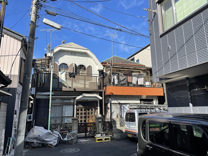 屋根塗装工事依頼者の木造住宅