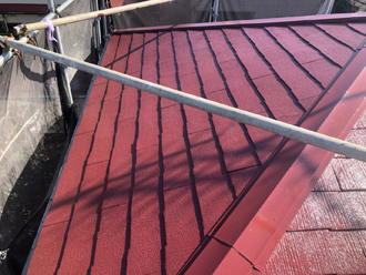 ファインパーフェクトベスト　マルーンで塗装したスレート屋根