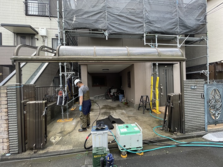 足場の仮設工事の風景