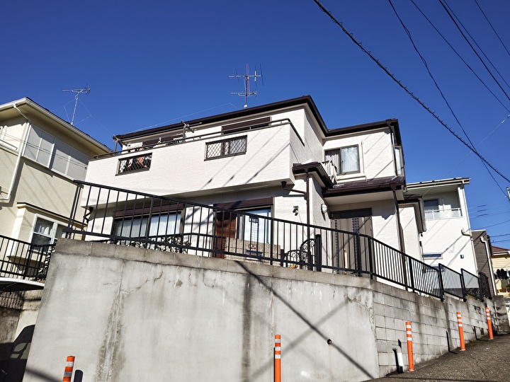 パーフェクトトップを使った壁塗装工事後のお住まい
