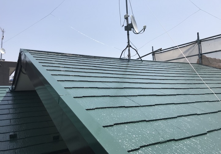 遮熱塗料による塗装後のスレート屋根