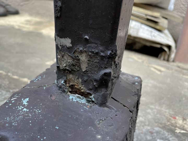 鉄骨階段塗膜剥がれ