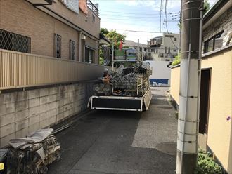 狭小路地の足場架設です