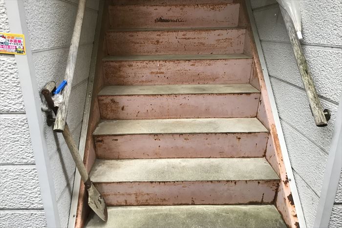 アパート鉄階段の塗装メンテナンスに伴い調査