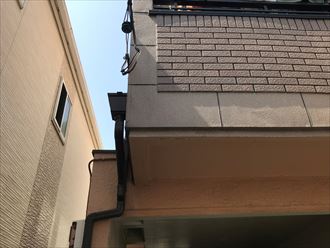2階ベランダコーナー部に割れ