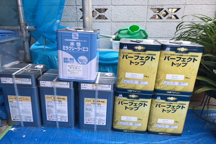 使用塗料はサーモアイとパーフェクトトップ