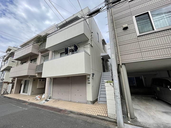 外壁の状態を現地調査