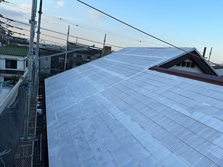 マイティー万能エポシーラーの下塗り完了後の建物
