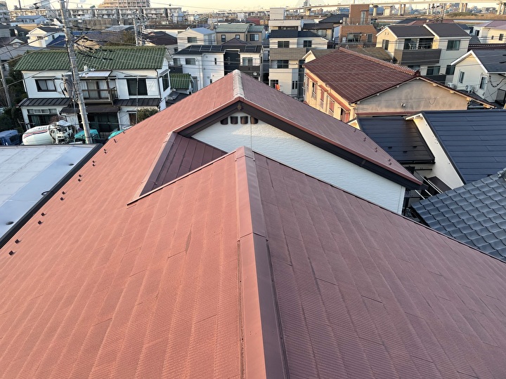 屋根塗装工事前の住宅