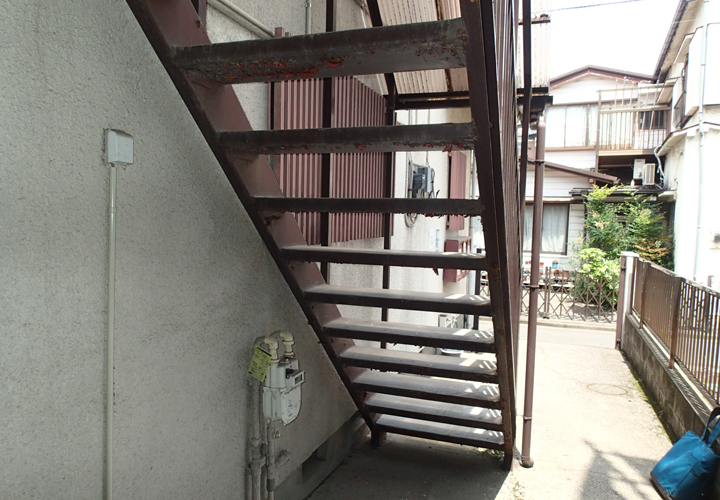 墨田区押上にて鉄骨階段の塗装をご検討し調査に伺いました