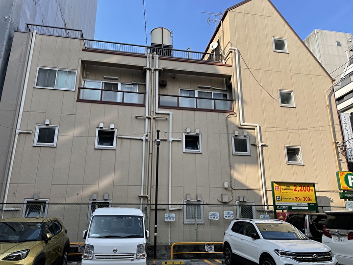 外壁塗装工事前の建物