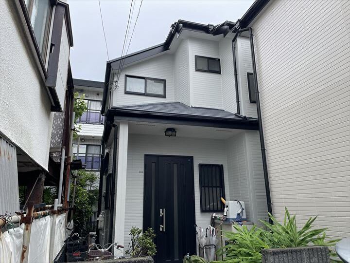 外壁塗装工事後の住宅