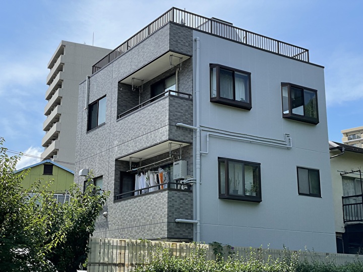 外壁等の塗装工事が完工した住宅