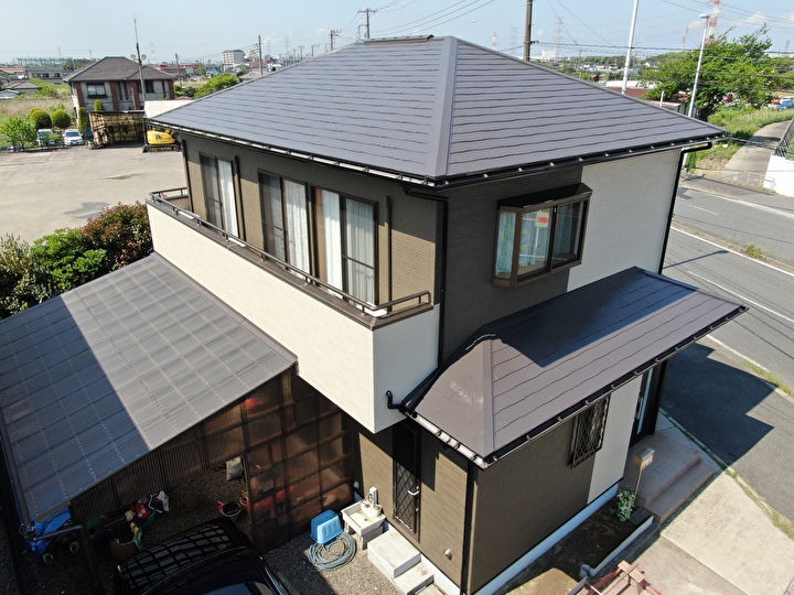 遮熱塗料と超低汚染塗料を用いた「屋根塗装と外壁塗装」工事後の外観