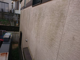 窯業系サイディング外壁は経年により汚れが目立ちます