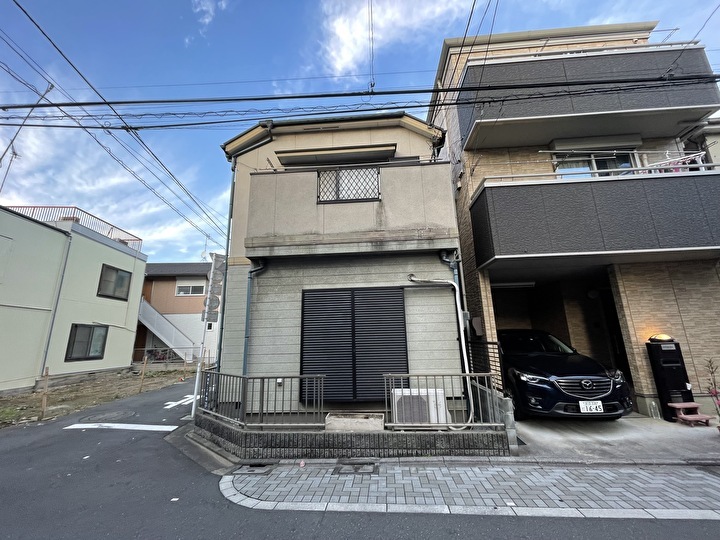 外壁の黒ずみや汚れ