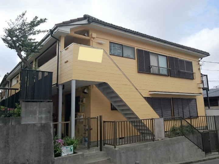 外壁にパーフェクトトップで塗装工事したアパート