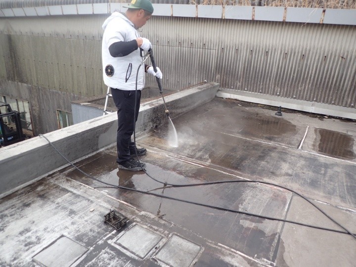 排水ドレンに高圧洗浄を実施