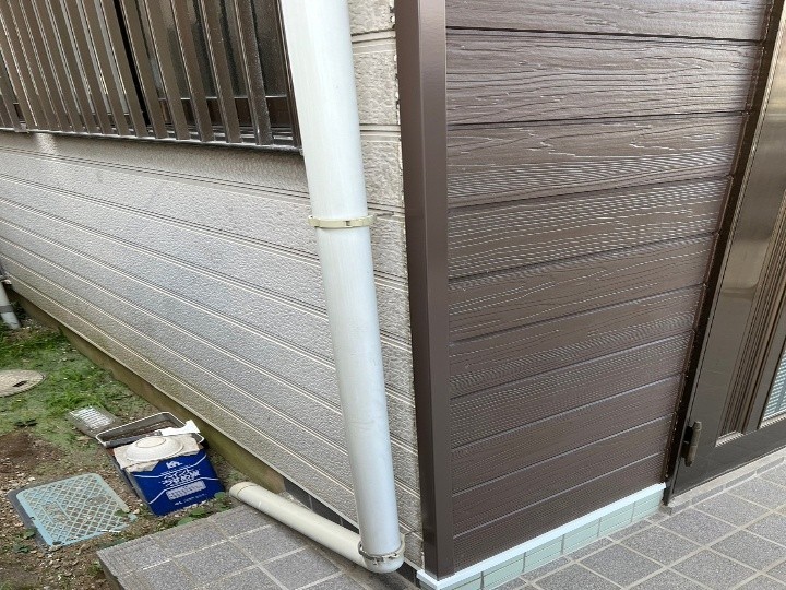 窯業系サイディングの張替え工事が完工したお住まい