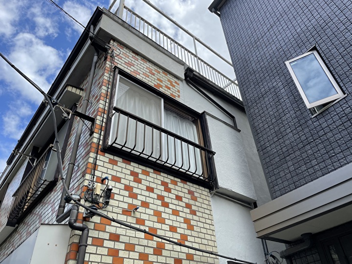 築30～40年が経過した木造2階建ての住宅