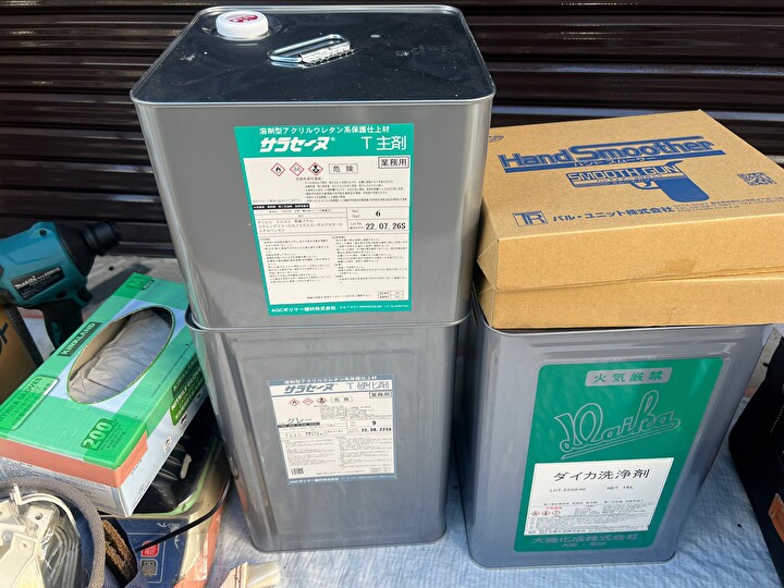 下塗り剤にエスケー化研の水性ソフトサーフSGを使用
