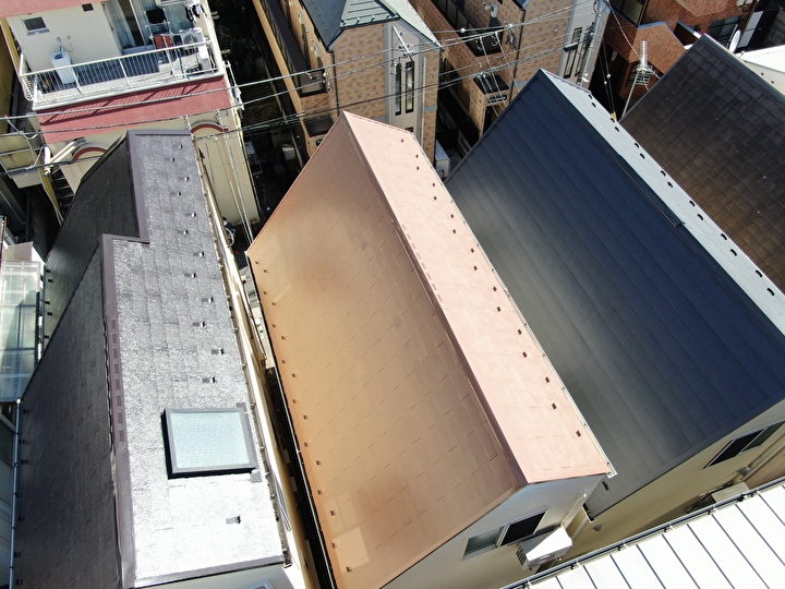 エスケープレミアム無機ルーフを用いた屋根塗装工事後のお住まい