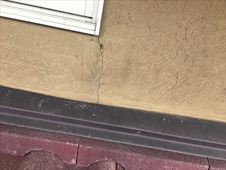 汚れや苔は外壁の塗膜の劣化のサインです
