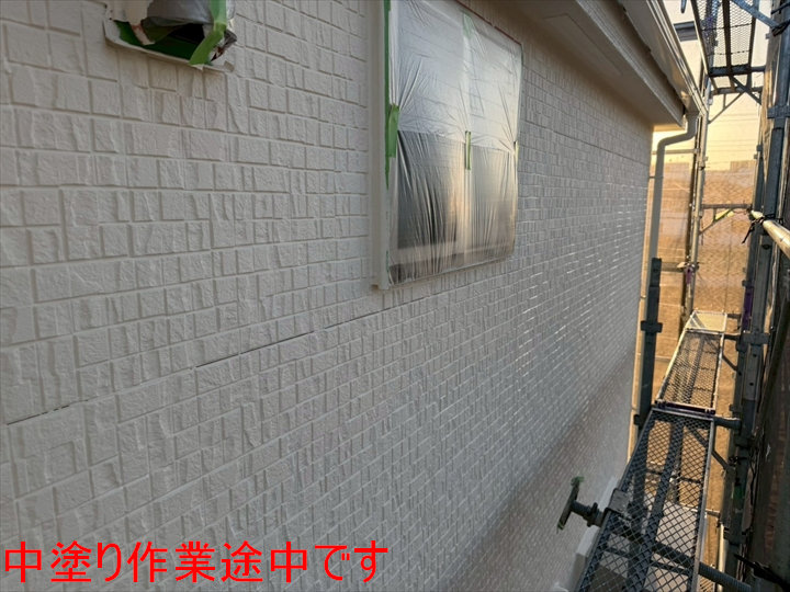 中塗り作業途中です