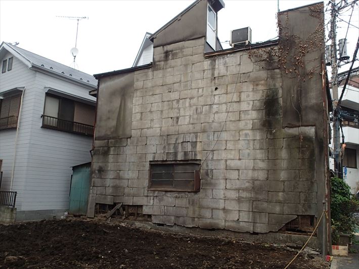 文京区白山にて隣家の解体に伴い外壁のメンテナンスをご検討