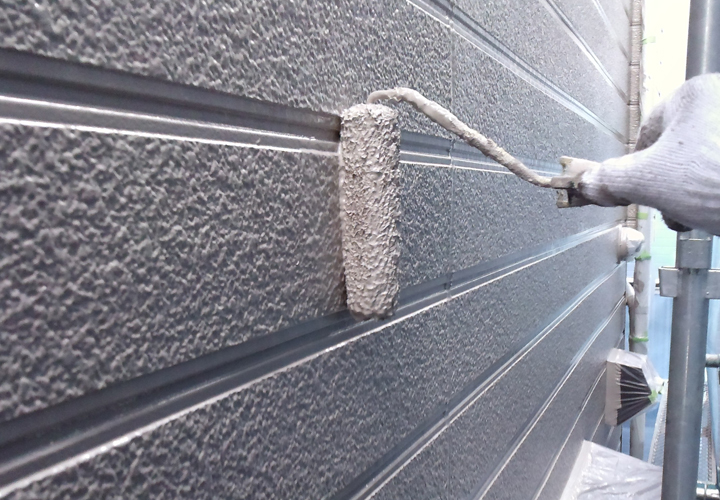 外壁材の寿命を延ばすためにも塗装工事はかかせません
