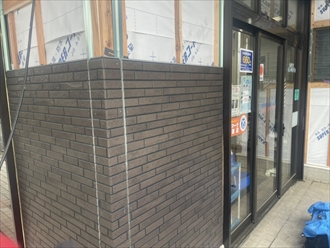 町田市金森東でサイディング張替えと外壁塗装が始まりました