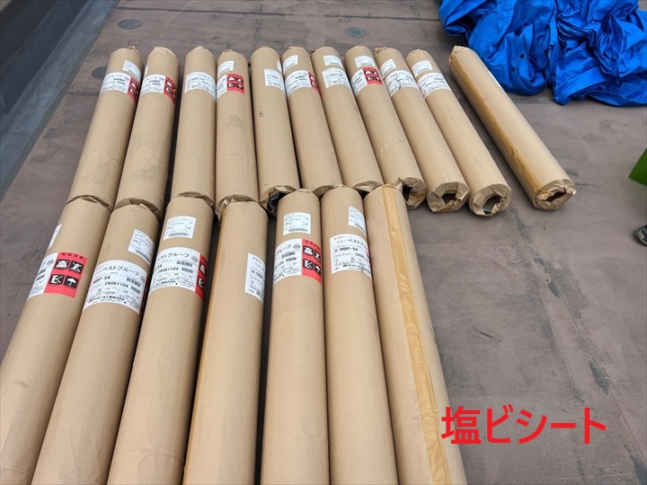 塩ビシート材の搬入