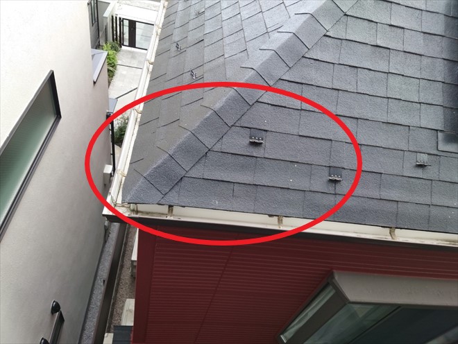屋根にも付着