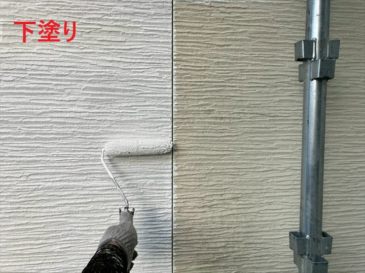 下塗り作業で密着性を確保