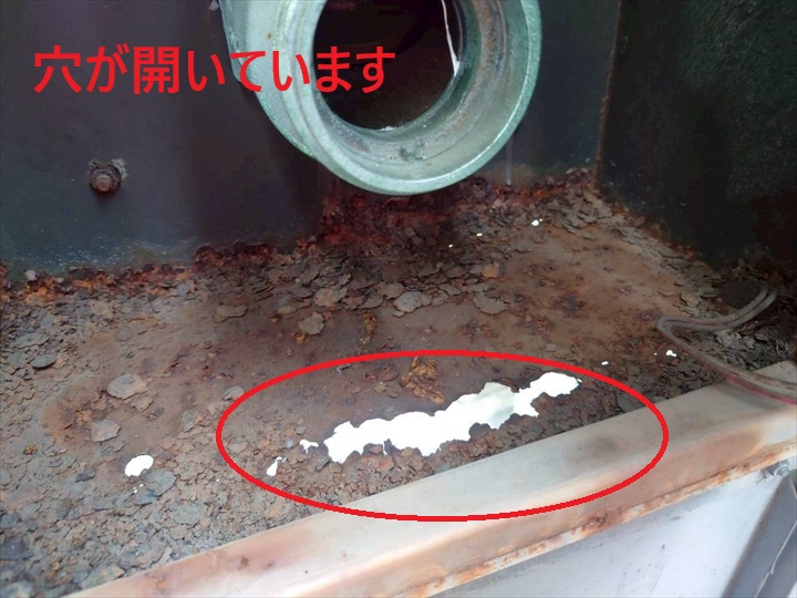 【世田谷区北沢】テナントビルの劣化した送水管BOXをレスキュー！穴あき補修の溶接と長持ちさせる鉄部塗装